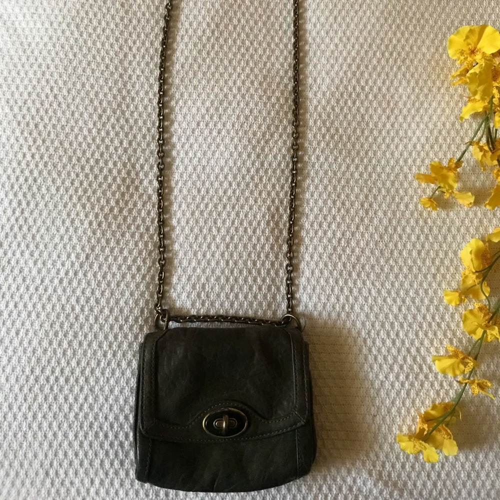 Vintage olive green purse